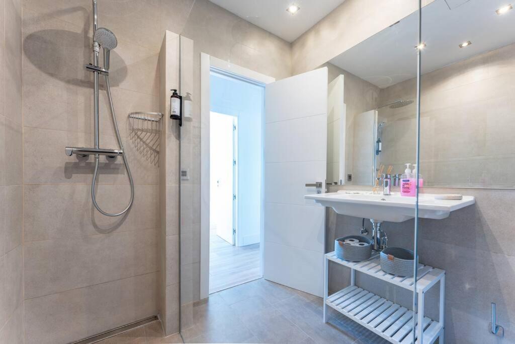 Luxury Penthouse With Sea View In Soho Malaga