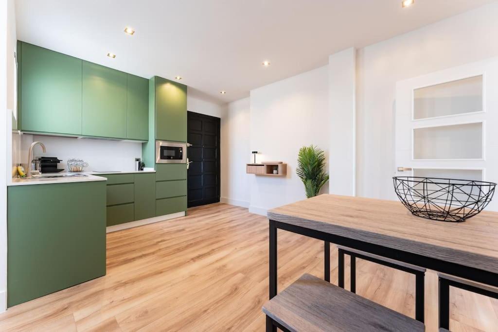 Luxury Penthouse With Sea View In Soho Apartment